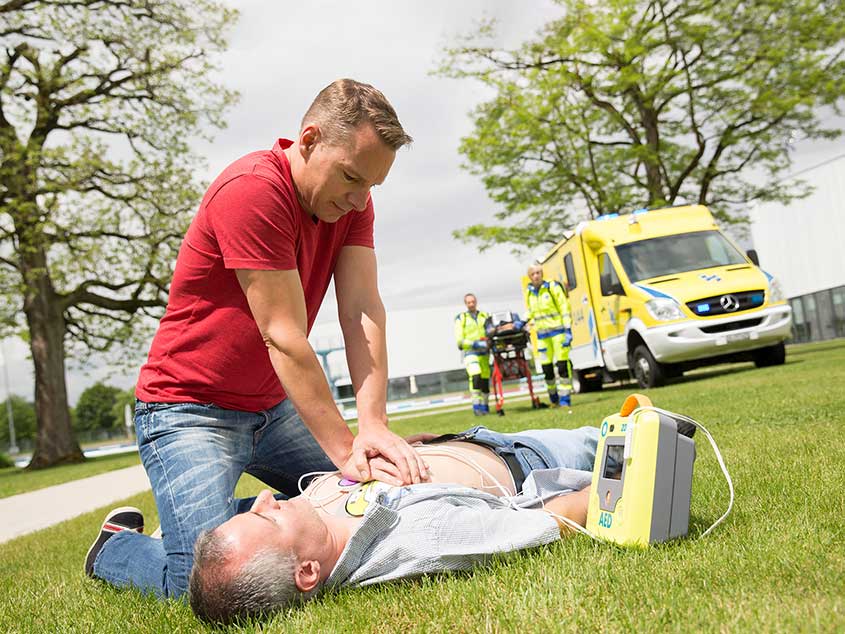 First Responder brauchen einen Defibrillator Defibrillatoren für First Responder