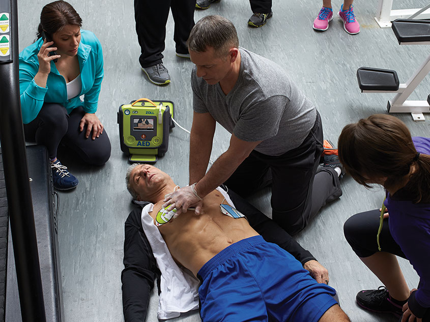 Im Fitnesscenter braucht es einen Defibrillator. Defibrillatoren für Fitnesscenter