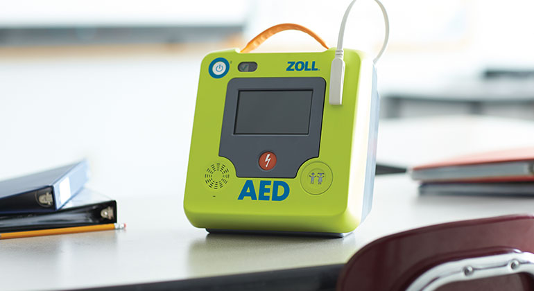 Wie sollen ZOLL AED Defibrillatoren während der COVID-19 Pandemie richtig gereinigt und desinfiziert werden? Wie sollen ZOLL AED Defibrillatoren während der COVID-19 Pandemie richtig gereinigt und desinfiziert werden?