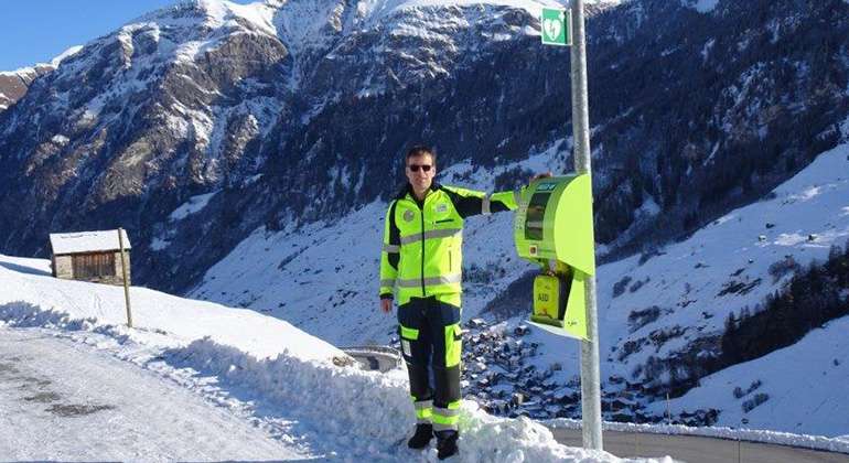 Defibrillatoren ZOLL AED 3 in Vals/Leis