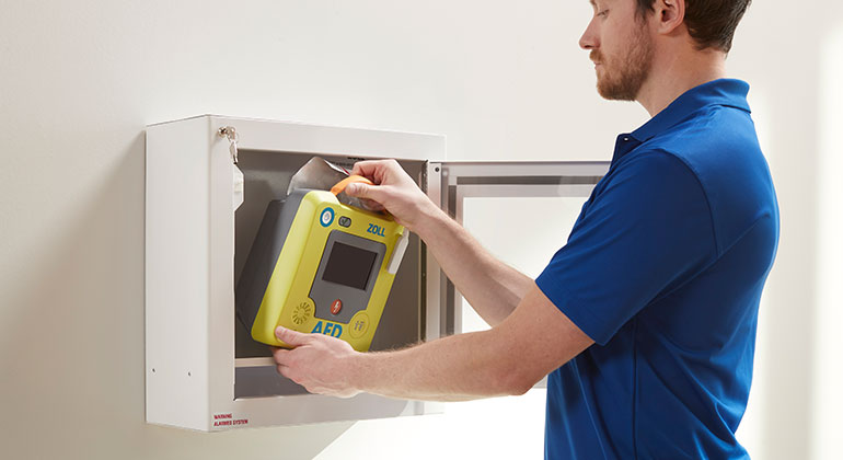Wie schnell sollte ein Defibrillator im Notfall erreichbar sein? Wie schnell sollte ein Defibrillator im Notfall erreichbar sein?