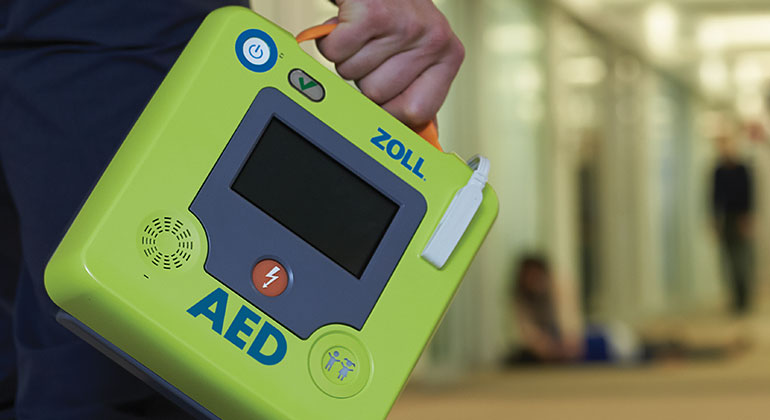 Cosa bisogna sapere prima di acquistare un defibrillatore?